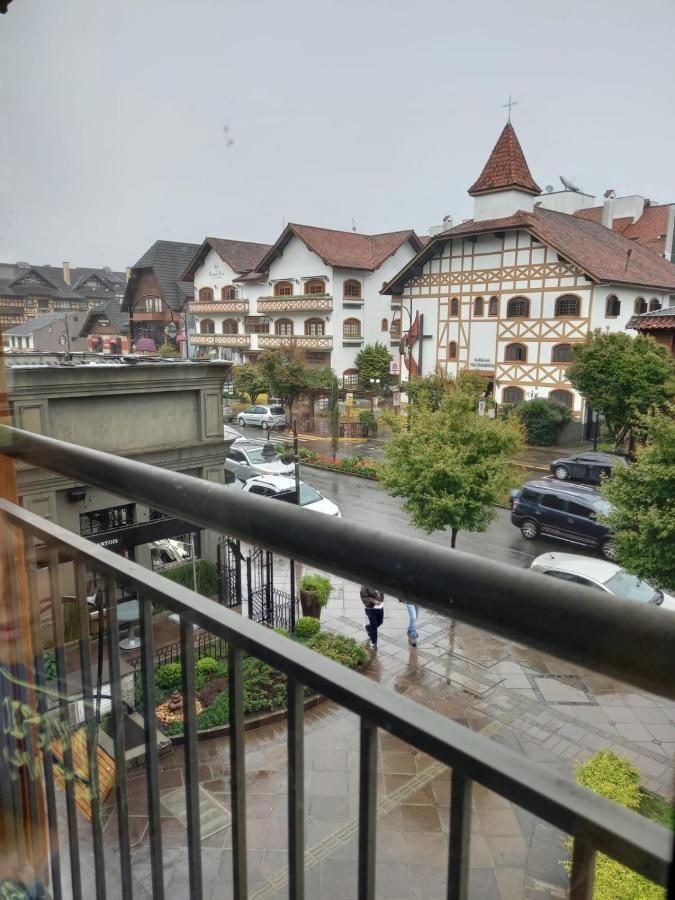 Hotel Laghetto Stilo Borges Gramado Kültér fotó The town hall in Laon-sur-Semois