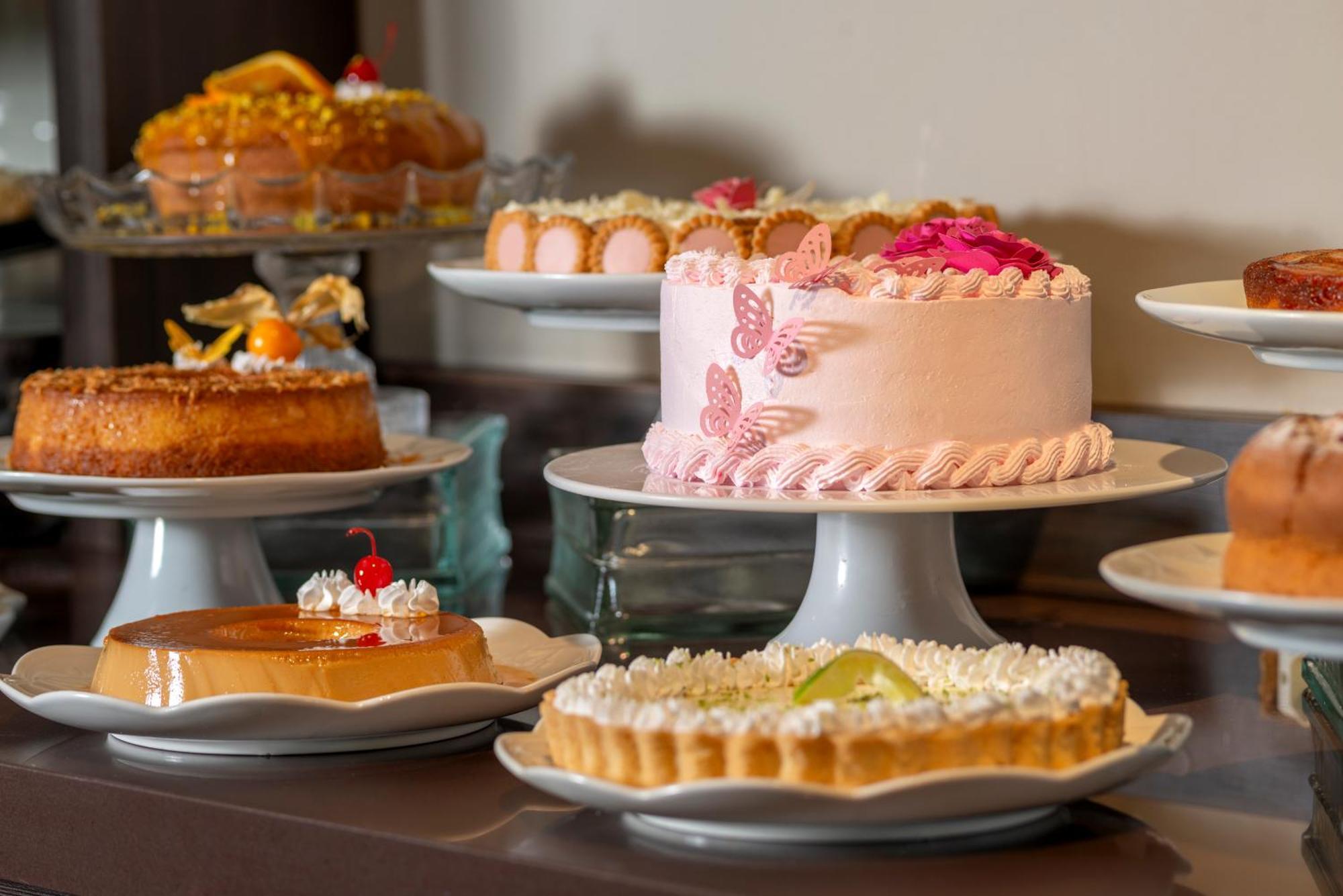 Hotel Laghetto Stilo Borges Gramado Kültér fotó Cakes